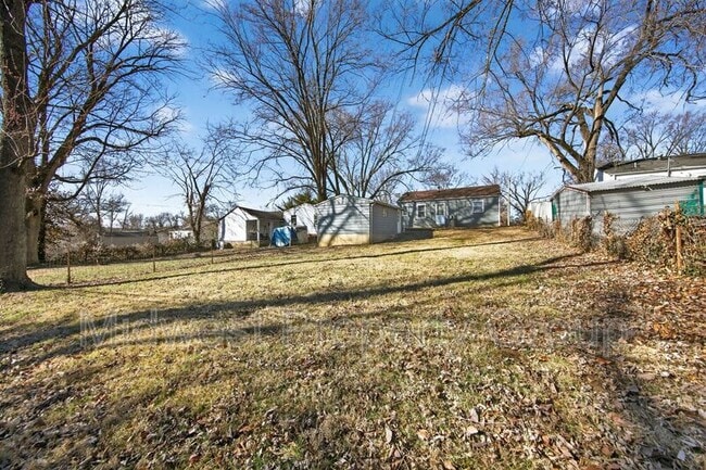 Building Photo - 334 Mueller Ave