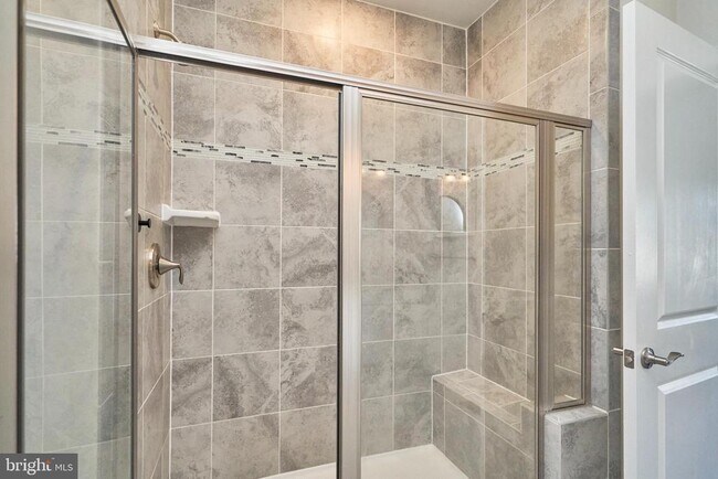 Building Photo - 45116 Kincora Dr