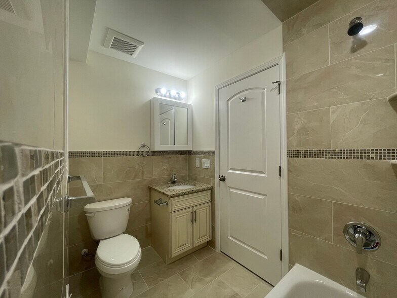 Building Photo - 26 Stuyvesant Ave