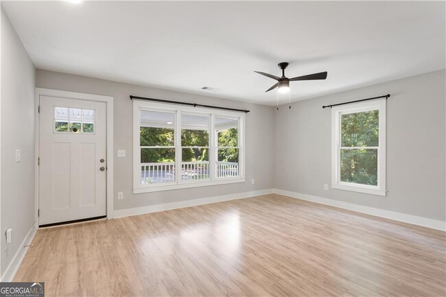 Building Photo - 2666 Davenport St