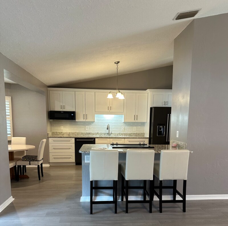 Building Photo - 20 Emerson Dr