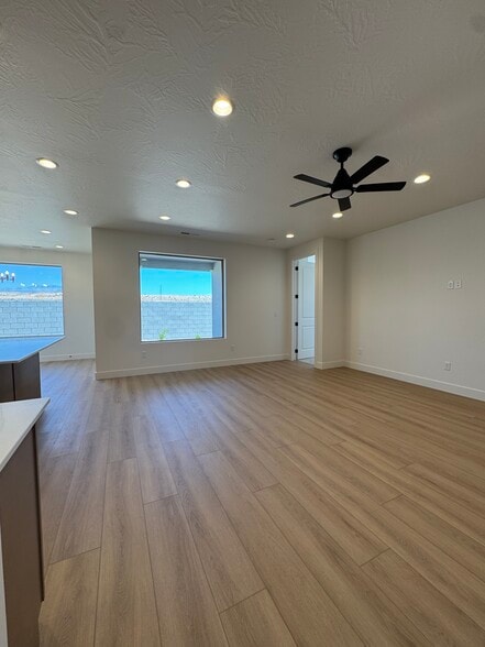 Building Photo - 663 Molveno Trl