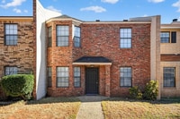 Building Photo - 3220 Preston Dr