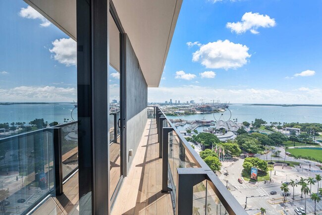 Building Photo - 398 NE 5th St