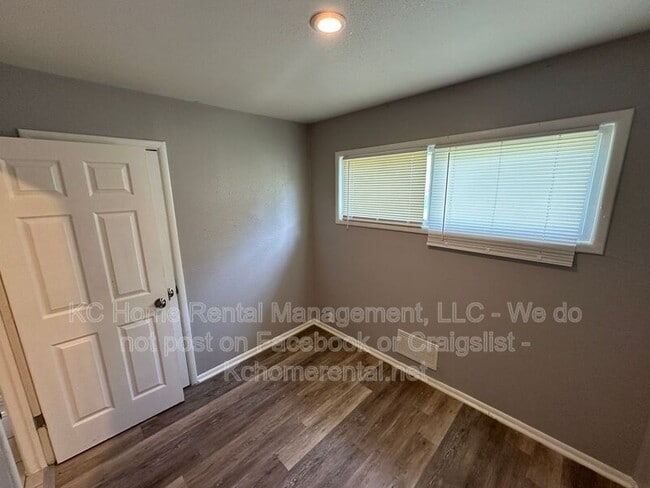 Building Photo - 10812 Newton Ave