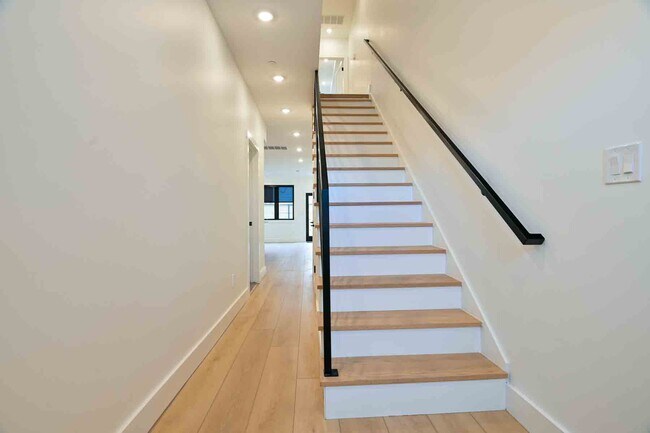 Building Photo - 2641 4th St NE