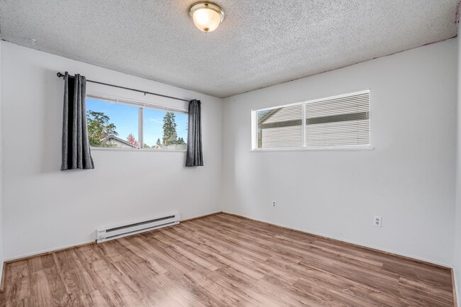 Building Photo - Beautiful 4 Bed, 2 Bath Rental Home in SE ...