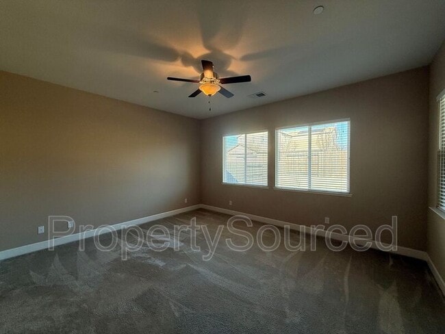 Building Photo - 1073 Kumara St