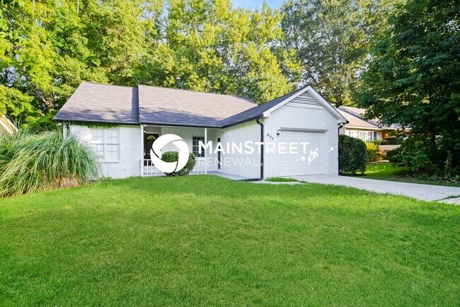 Building Photo - 3 Bedroom Pet-Friendly Home in Jonesboro, GA with Main Street Renewal