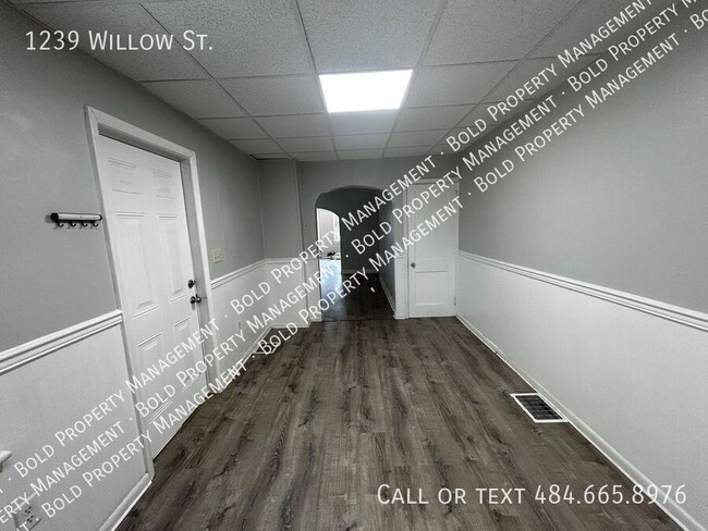 Building Photo - 1239 Willow St
