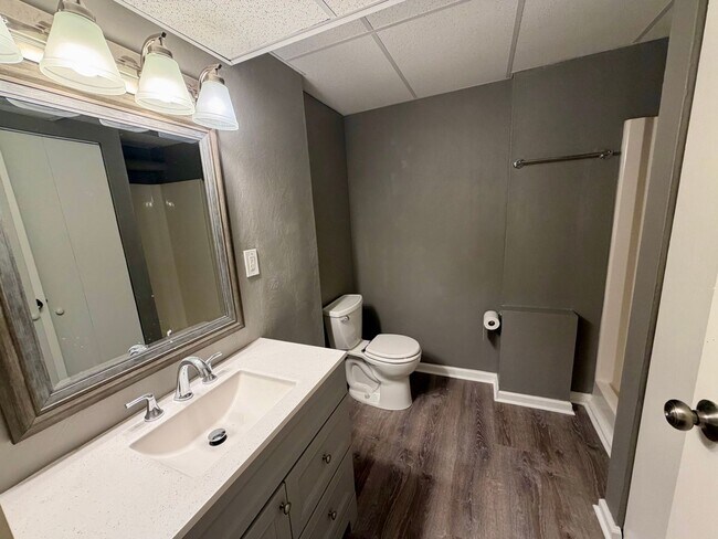 Building Photo - Modern Comforts Await: Spacious Rental with 2-Car Garage, Private Office, and Finished Basement w...