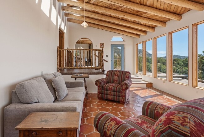 Building Photo - Enchanting Country Adobe