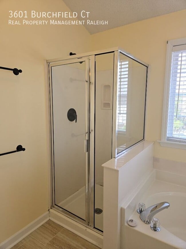 Building Photo - 3601 Burchfield Ct