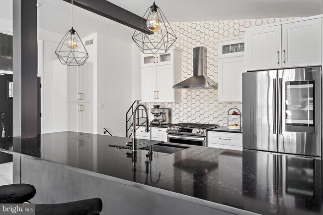 Building Photo - 608 Winona Ct