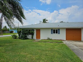Building Photo - Beautiful duplex in the heart of Boynton B...