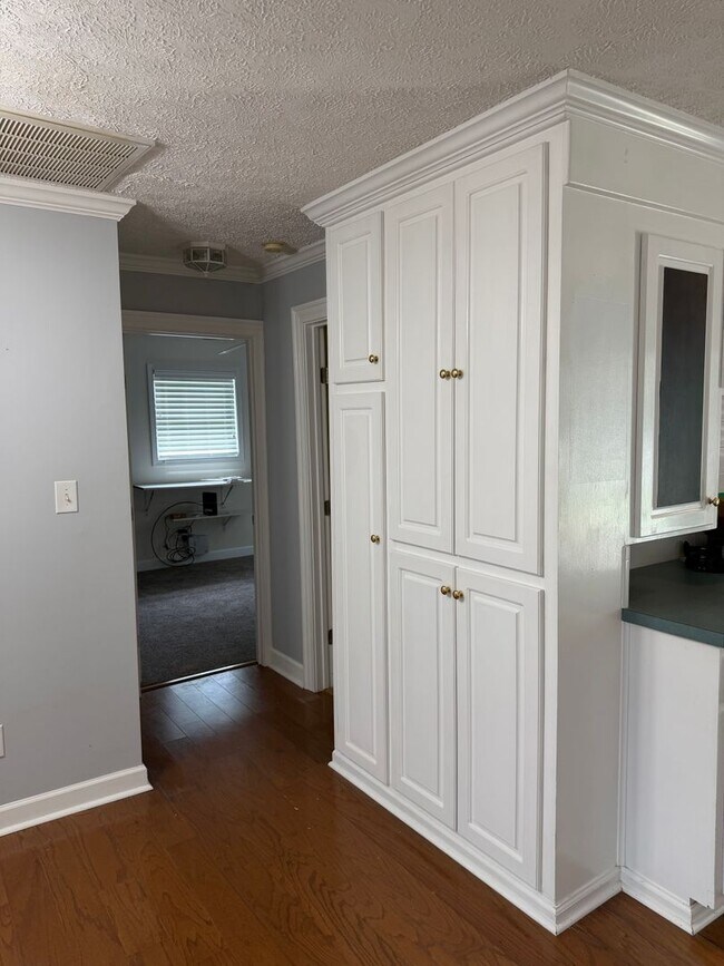 Building Photo - Fabulous 3 bedroom 2 bath in waterfront community!