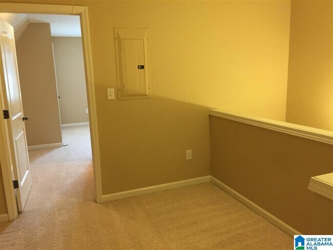 Building Photo - 1033 Ashwood Dr