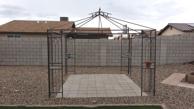 Building Photo - 3 bedroom Rental