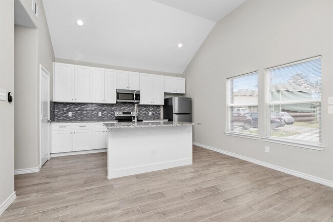 Building Photo - 16706 E Hammon