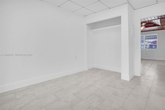 Building Photo - 6339 SW 32nd St