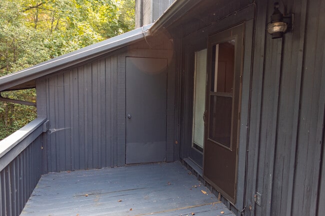 Building Photo - 7887 Kinglet Rd