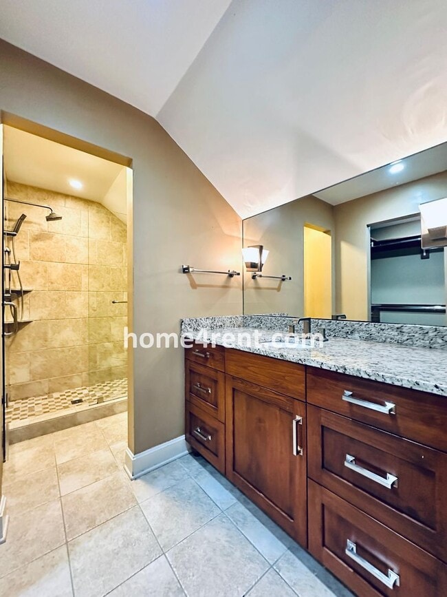 Building Photo - A Lovely, Four Bedroom Lenexa Home w/ Wood...