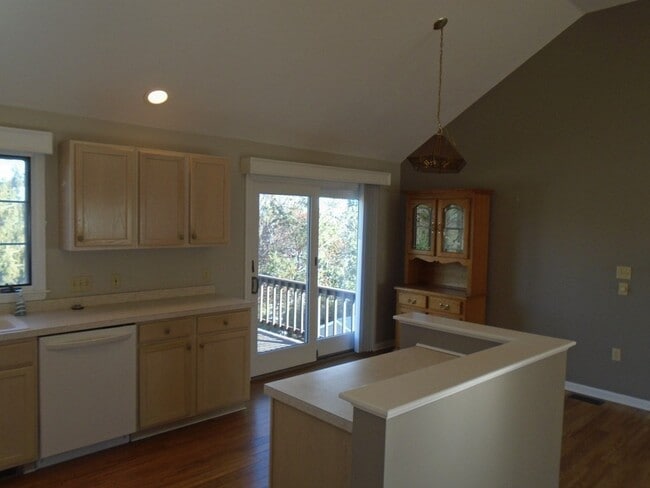 Building Photo - 50 Bjorklund Ave