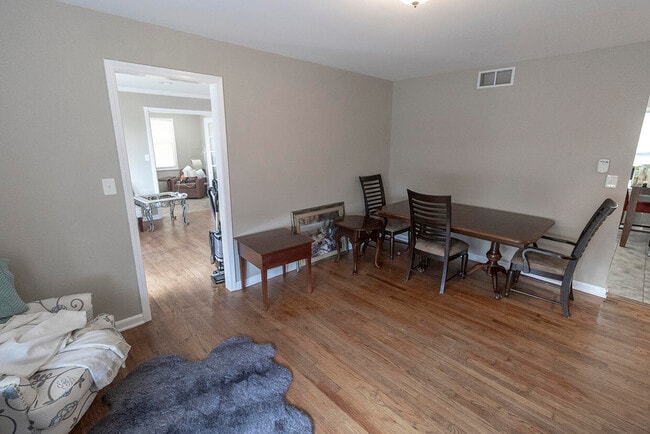 Building Photo - 103 N Garth Ave