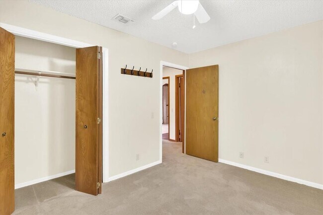 Building Photo - 2015 Mistywood Dr
