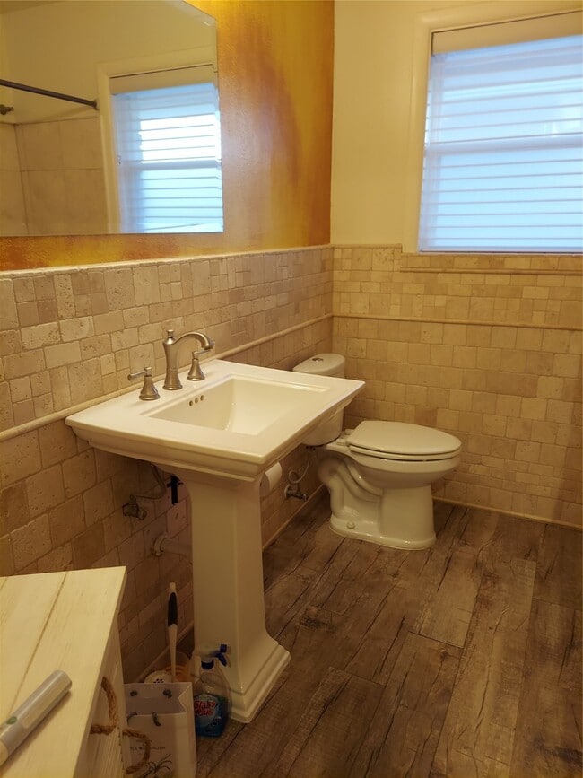 Building Photo - 2821 Eastgrove Ln