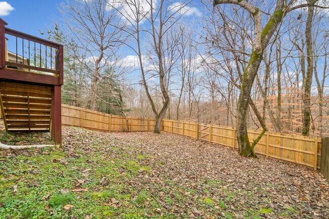 Building Photo - 632 Hidden Valley Dr