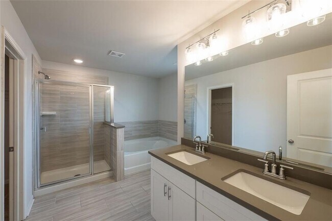 Building Photo - 4013 Park Ln