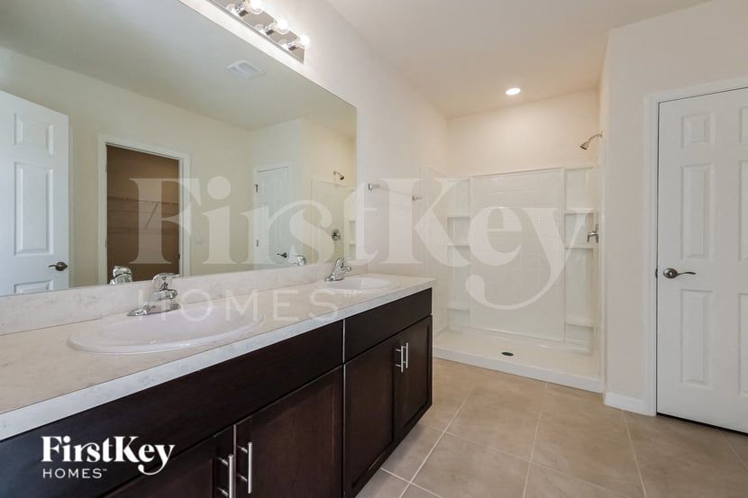 Building Photo - 1021 Anza Ave