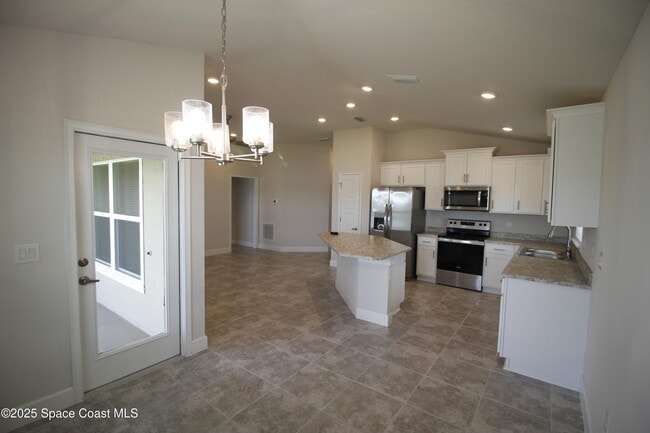 Building Photo - 2541 Pinwherry St