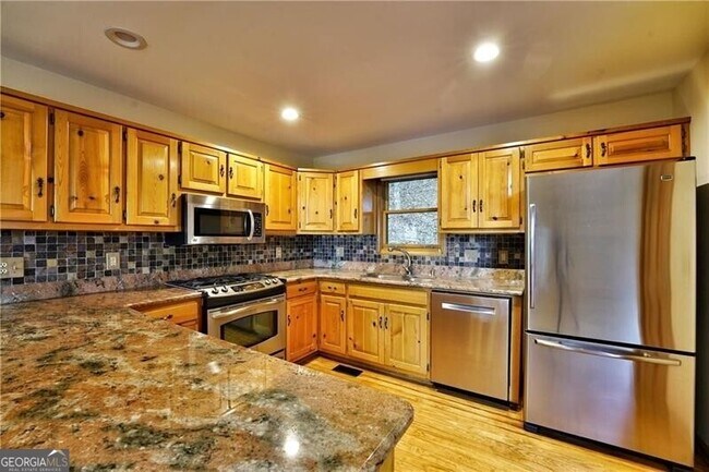 Building Photo - 127 Columbine Dr