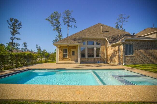 Building Photo - 2 Hadlock Pl