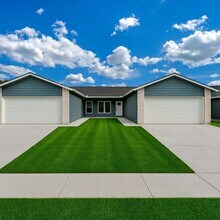 Building Photo - Skyway-Oliver Plan