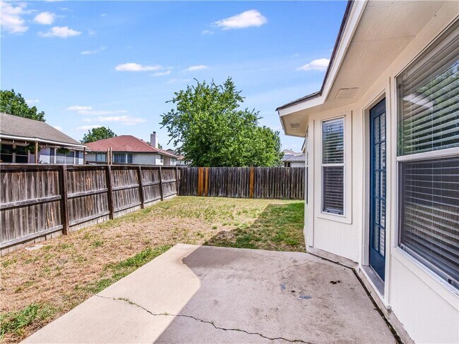 Building Photo - 7220 Black Panda Trail