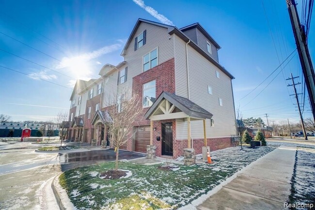 Building Photo - 3426 Primary St