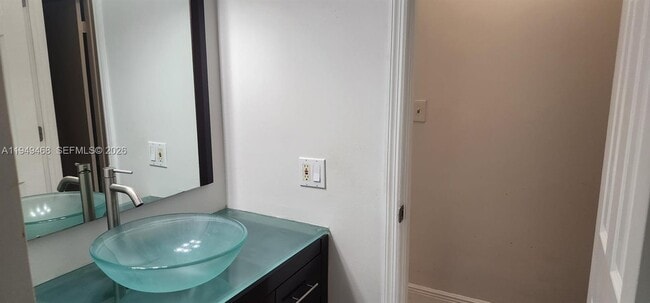 Building Photo - 6265 SW 31st St