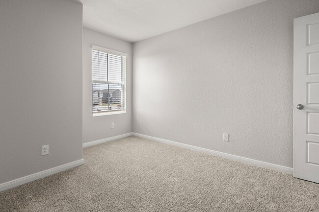 Building Photo - 4 Weeks Free!!! Like New in Abbott Run!!!