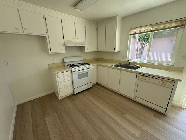 Building Photo - Charming 3-Bedroom Home in Pleasanton – Fr...