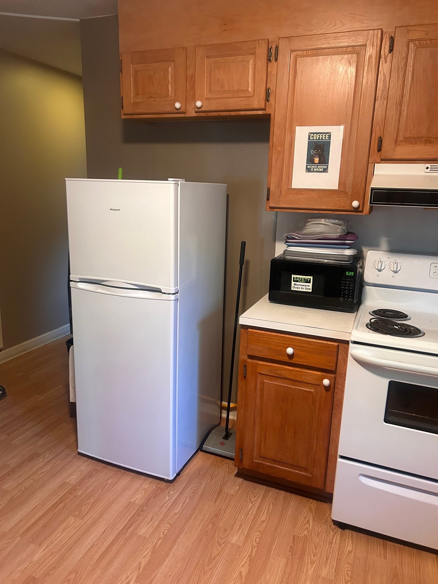 Building Photo - 547 N Oakland Ave