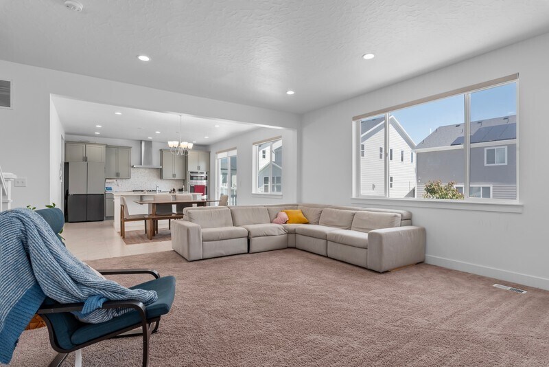 Building Photo - 2156 Wallflower Dr