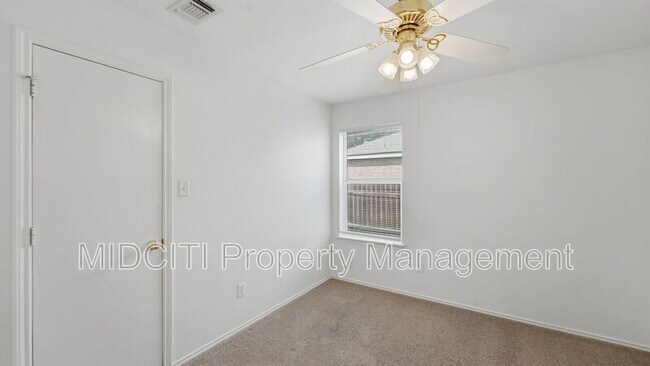 Building Photo - 137 Jerry Lees Trail