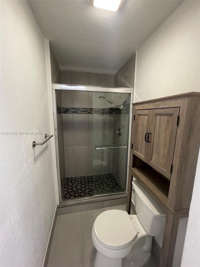 Building Photo - 2580 Coral Springs Dr