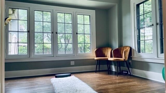 Building Photo - 352 Canterbury Rd