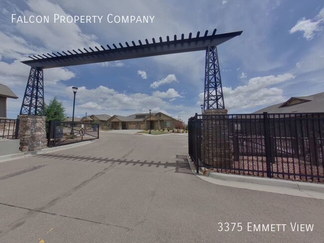 Building Photo - Fabulous Townhome in Stetson Hills! - Leas...