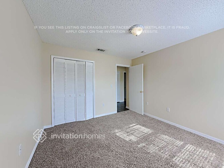 Building Photo - 2940 Theresa Dr