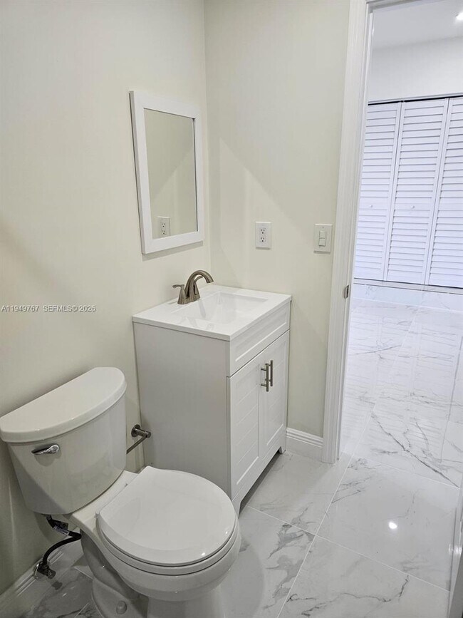 Building Photo - 6140 SW 156th Ct